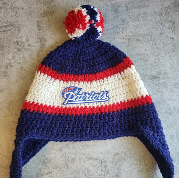 Vintage Patriots Knit Beanie with Pom Pom and Tassels - Picture 2 of 8
